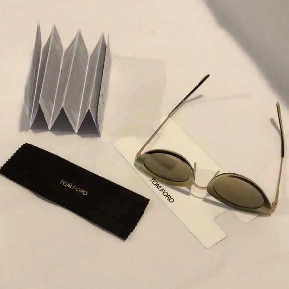 ✨HP✨ TOM FORD CAT EYE SUNGLASSES - Picture 8 of 14